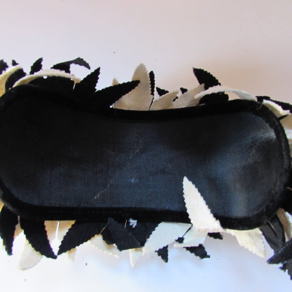 Mid Century Vintage Half Hat Overlapping Navy & Cream Leaves - Picture 12 of 12